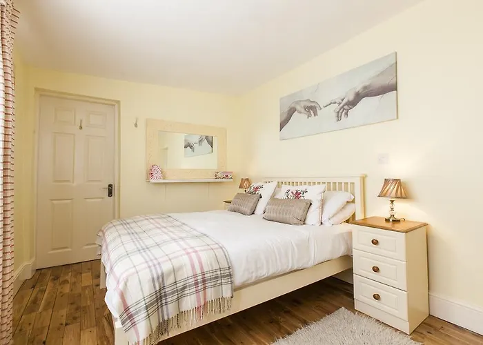 Apartment Vacation Rentals *