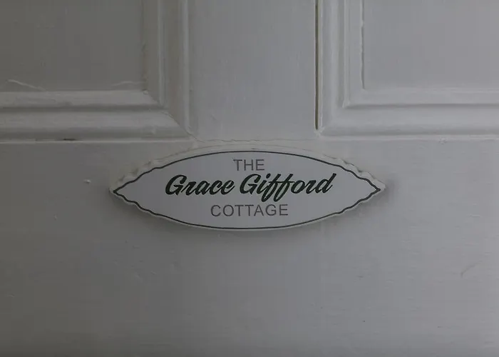 Apartment Vacation Rentals *